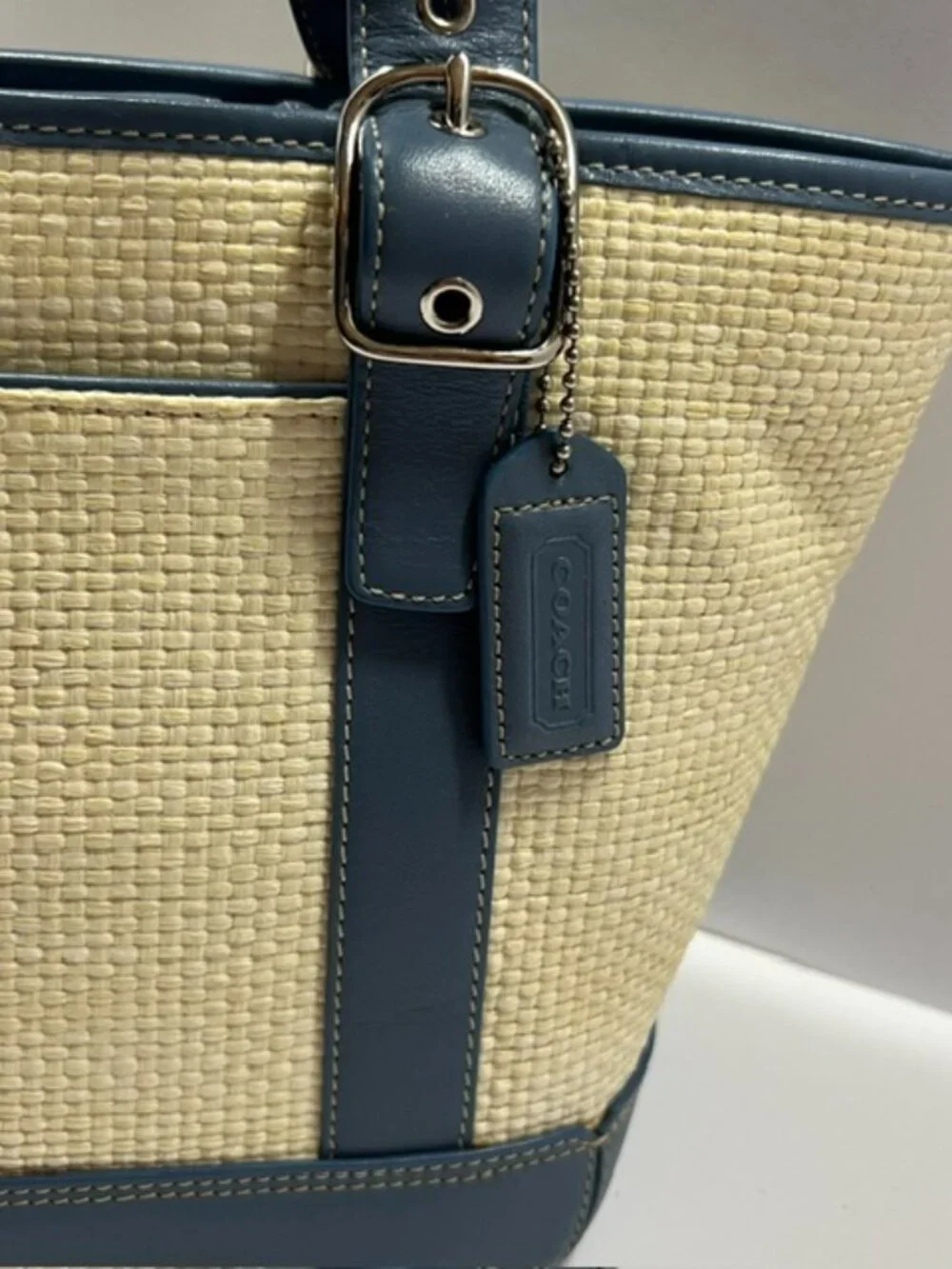 Vintage Coach Straw Basket Handbag with blue leather trim, Model B3K-8909 - Picture 3 of 9